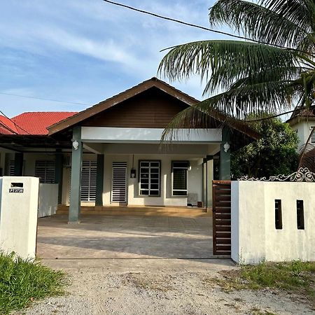 Sara Homestay Kuala Terengganu Exterior photo