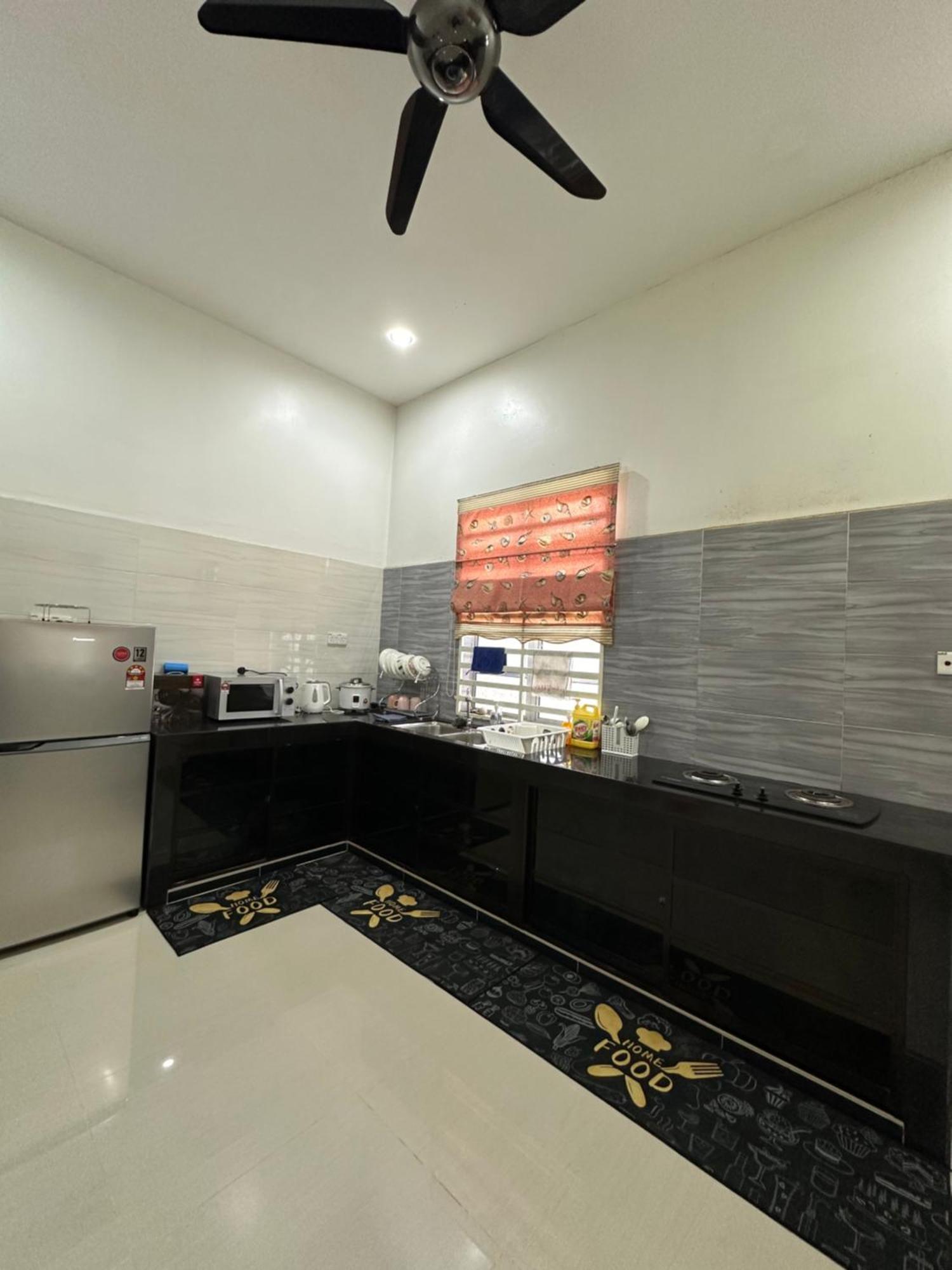 Sara Homestay Kuala Terengganu Exterior photo